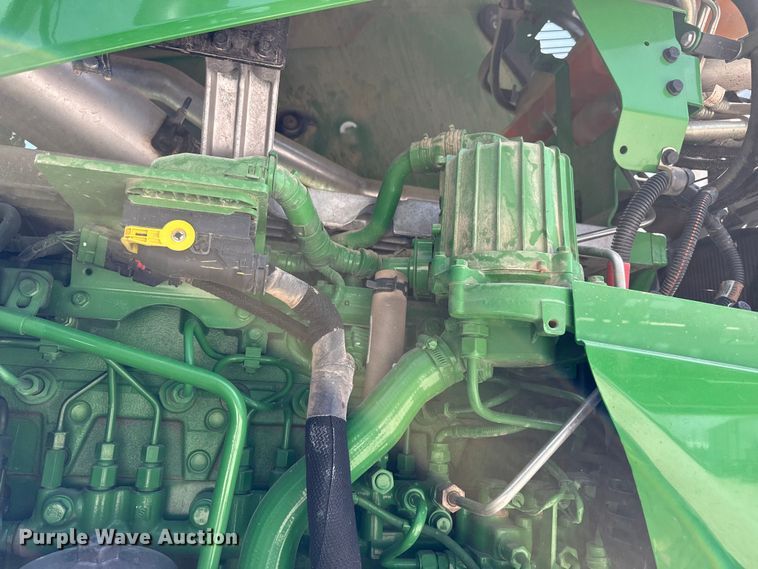image for item DZ5363 2022 John Deere 412R sprayer
