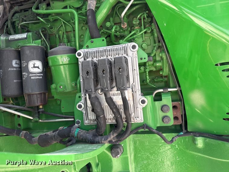 image for item DZ5363 2022 John Deere 412R sprayer