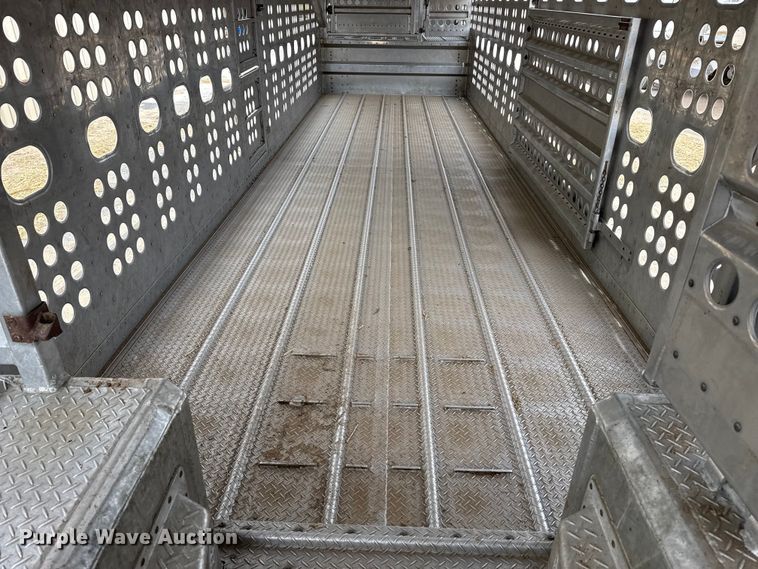 image for item DZ5371 2007 Merritt livestock trailer