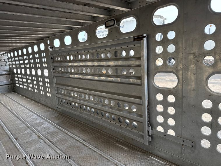 image for item DZ5371 2007 Merritt livestock trailer