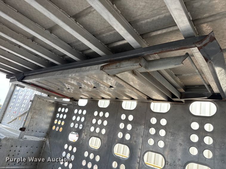 image for item DZ5371 2007 Merritt livestock trailer