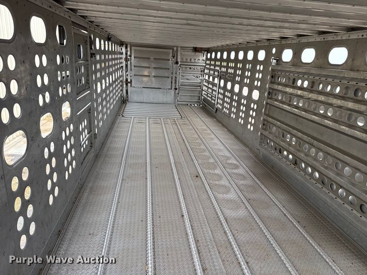 image for item DZ5371 2007 Merritt livestock trailer