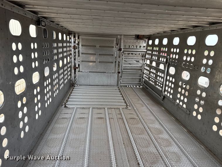 image for item DZ5371 2007 Merritt livestock trailer