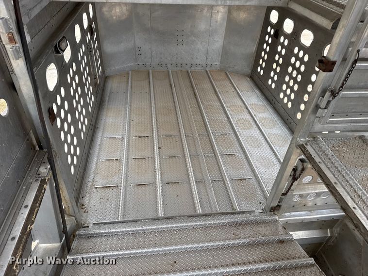 image for item DZ5371 2007 Merritt livestock trailer