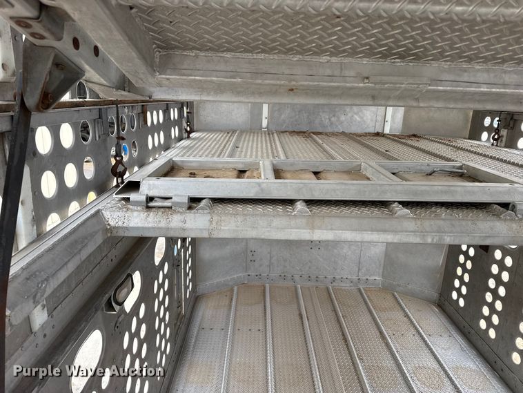 image for item DZ5371 2007 Merritt livestock trailer