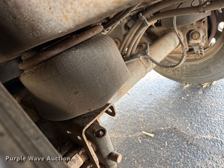 image for item DZ5371 2007 Merritt livestock trailer