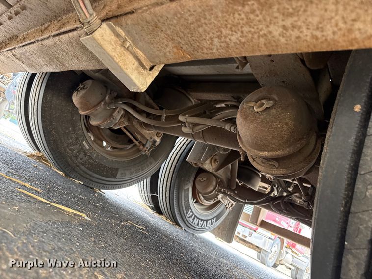 image for item DZ5371 2007 Merritt livestock trailer