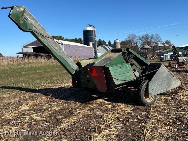 image for item EA4755 New Idea 327 corn picker
