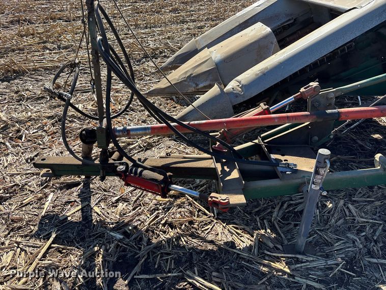 image for item EA4755 New Idea 327 corn picker