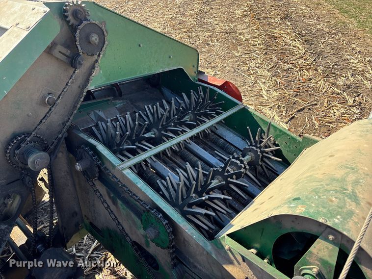 image for item EA4755 New Idea 327 corn picker