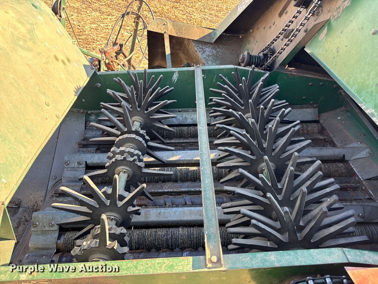 image for item EA4755 New Idea 327 corn picker