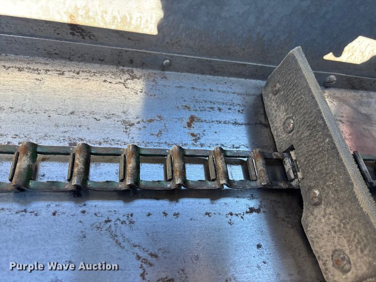 image for item EA4755 New Idea 327 corn picker