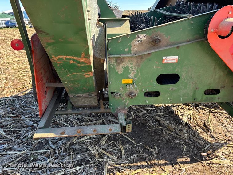 image for item EA4755 New Idea 327 corn picker