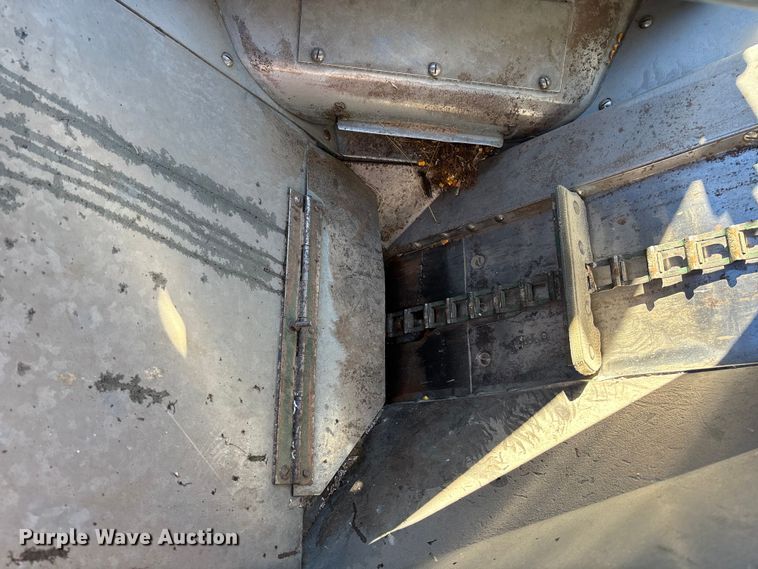 image for item EA4755 New Idea 327 corn picker