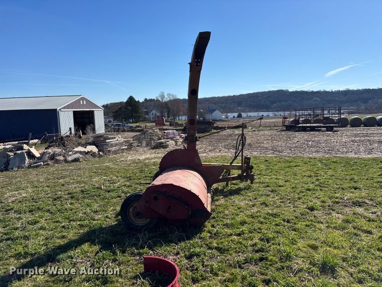 image for item EA4757 Sperry New Holland 36 forage harvester