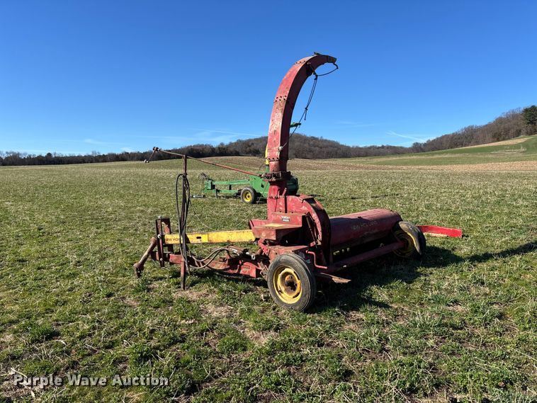 image for item EA4757 Sperry New Holland 36 forage harvester