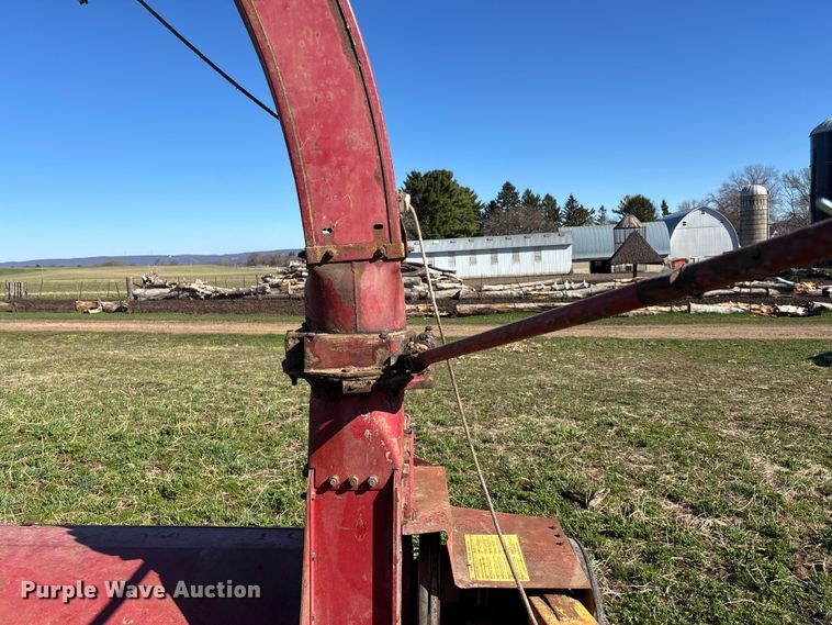 image for item EA4757 Sperry New Holland 36 forage harvester