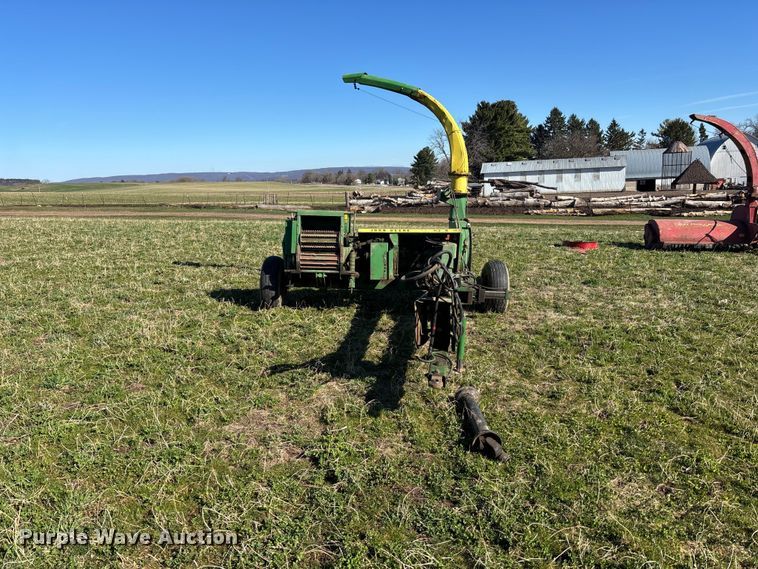 image for item EA4758 John Deere 3940 forage harvester