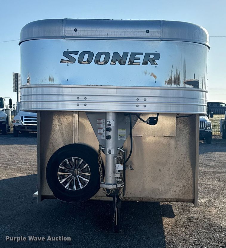 image for item EG1716 2025 Exiss Sooner Trailer Mfg. Sooner Select 7026 livestock trailer