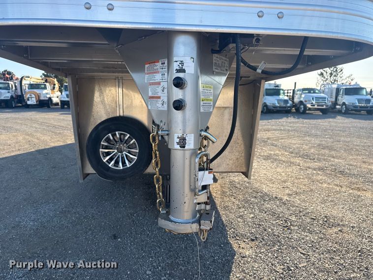 image for item EG1716 2025 Exiss Sooner Trailer Mfg. Sooner Select 7026 livestock trailer