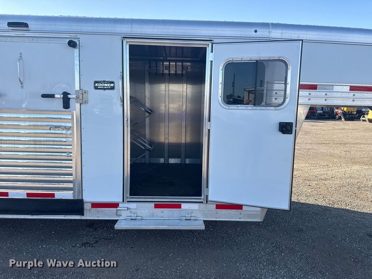 image for item EG1716 2025 Exiss Sooner Trailer Mfg. Sooner Select 7026 livestock trailer