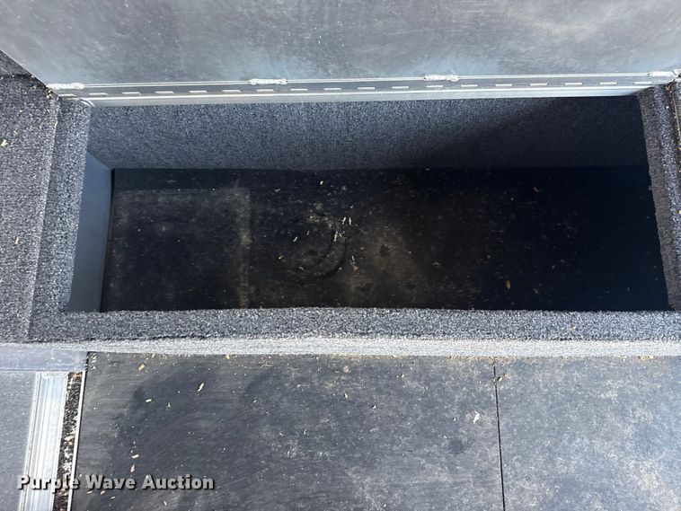 image for item EG1716 2025 Exiss Sooner Trailer Mfg. Sooner Select 7026 livestock trailer