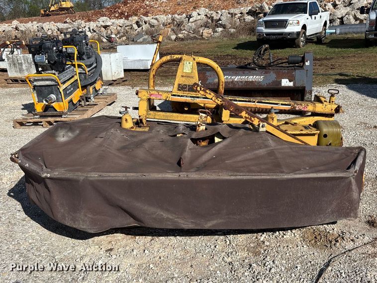 image for item EO4158 Vermeer 210 disc mower