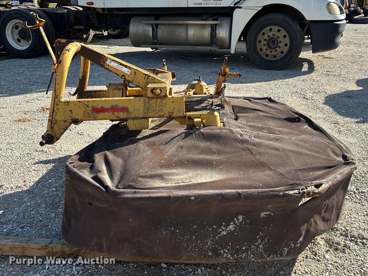 image for item EO4158 Vermeer 210 disc mower