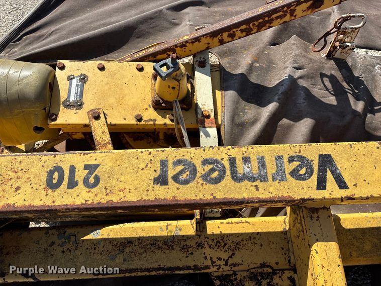 image for item EO4158 Vermeer 210 disc mower