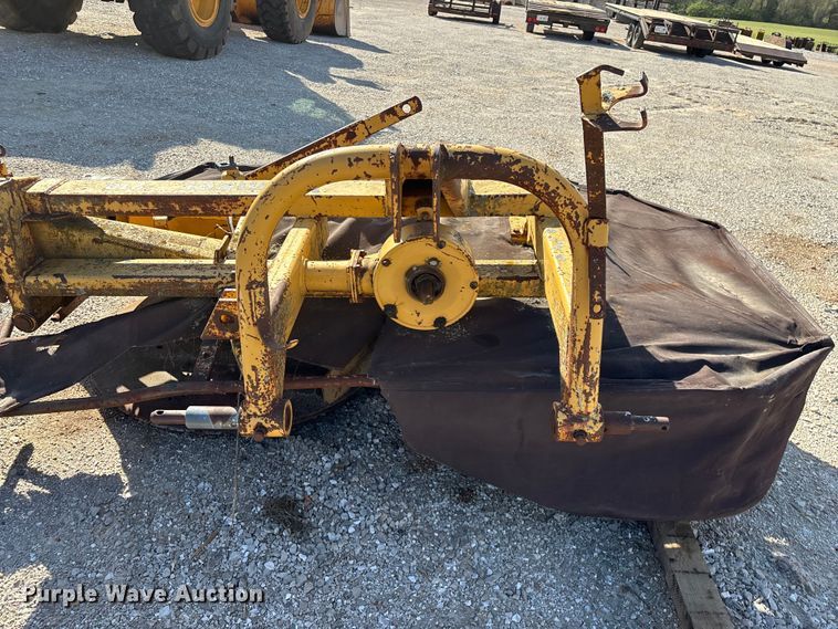 image for item EO4158 Vermeer 210 disc mower