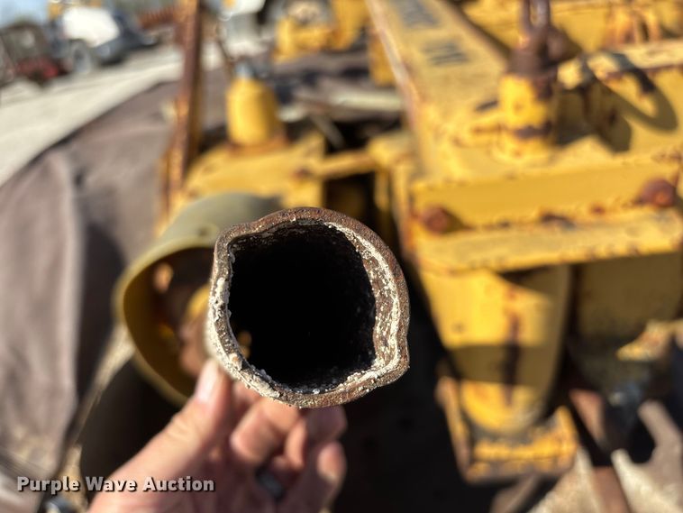 image for item EO4158 Vermeer 210 disc mower