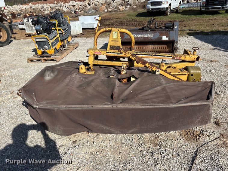 image for item EO4158 Vermeer 210 disc mower