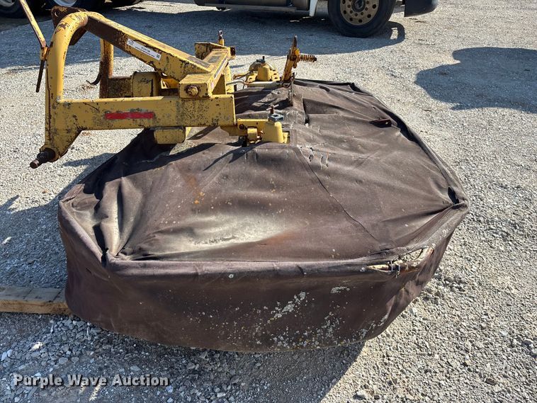 image for item EO4158 Vermeer 210 disc mower