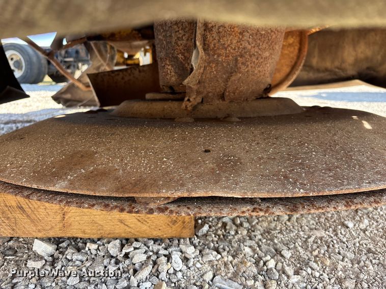 image for item EO4158 Vermeer 210 disc mower