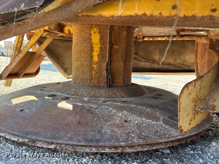 image for item EO4158 Vermeer 210 disc mower