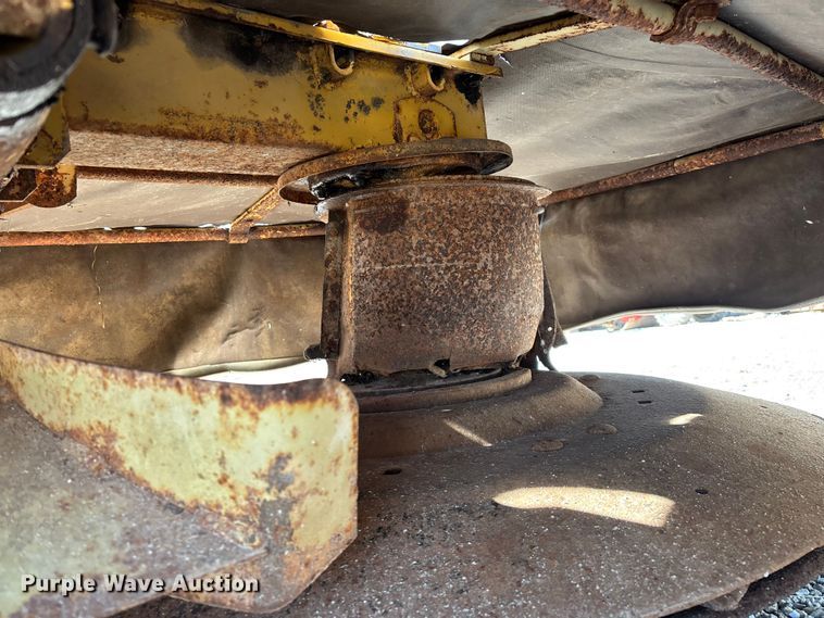 image for item EO4158 Vermeer 210 disc mower