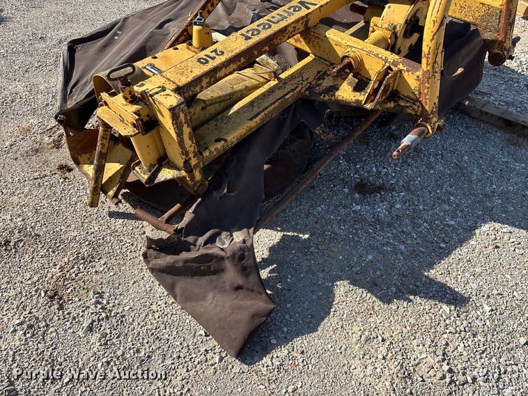 image for item EO4158 Vermeer 210 disc mower