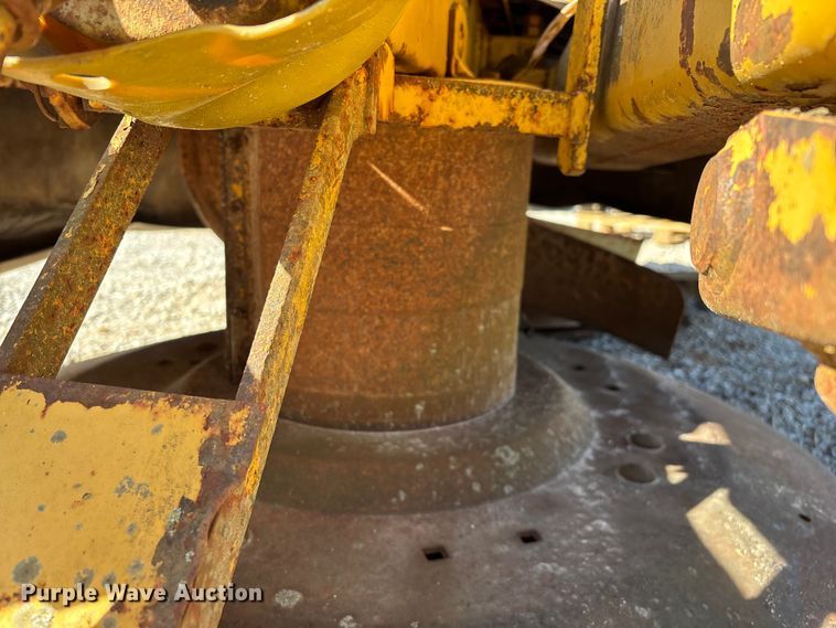 image for item EO4158 Vermeer 210 disc mower