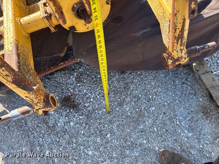 image for item EO4158 Vermeer 210 disc mower