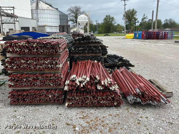 image for item EO4189 T-posts