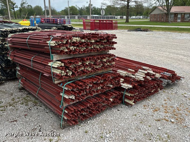 image for item EO4189 T-posts