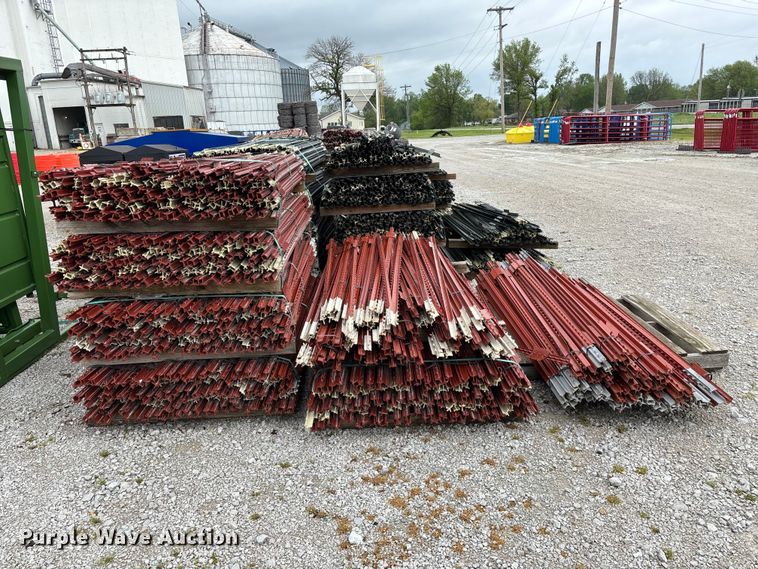 image for item EO4189 T-posts