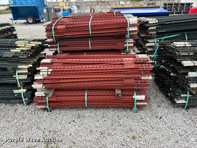 image for item EO4189 T-posts