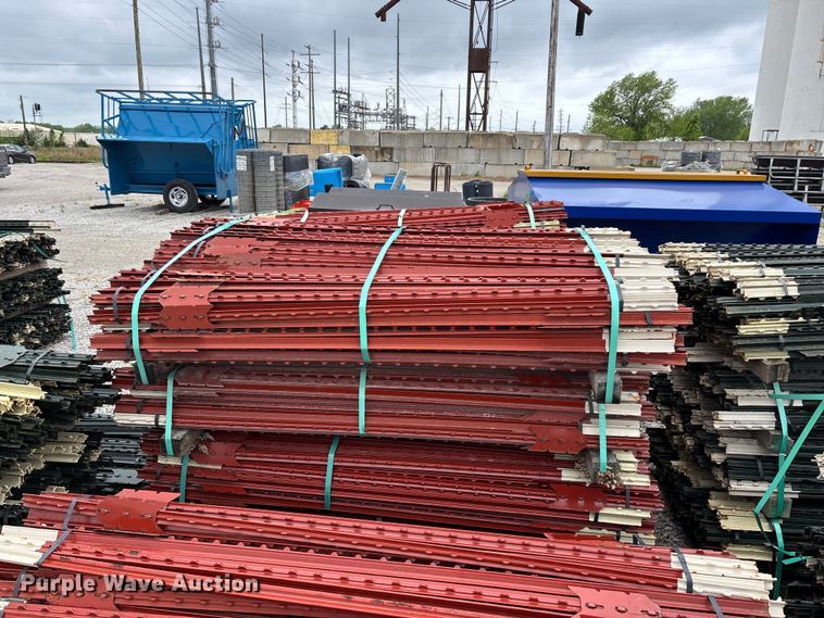 image for item EO4189 T-posts