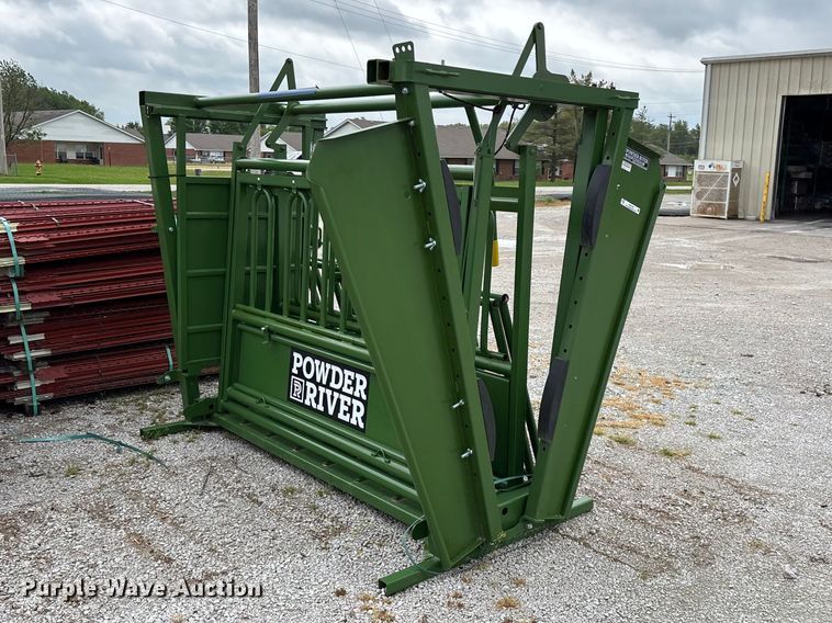 image for item EO4190 Powder River M1500 squeeze chute