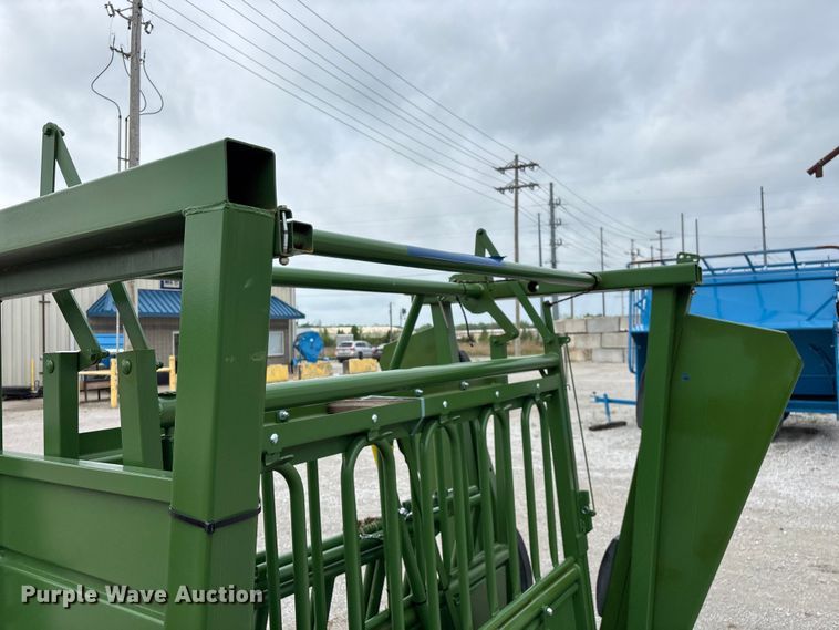 image for item EO4190 Powder River M1500 squeeze chute