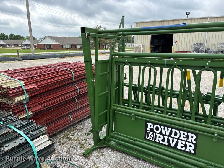 image for item EO4190 Powder River M1500 squeeze chute