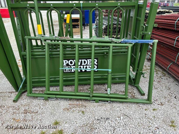 image for item EO4190 Powder River M1500 squeeze chute