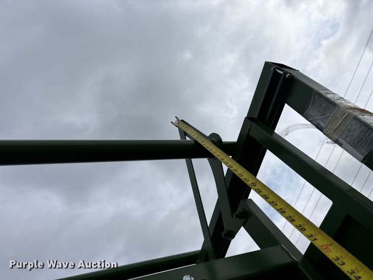 image for item EO4190 Powder River M1500 squeeze chute