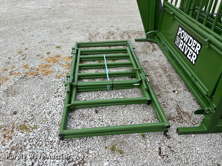 image for item EO4190 Powder River M1500 squeeze chute